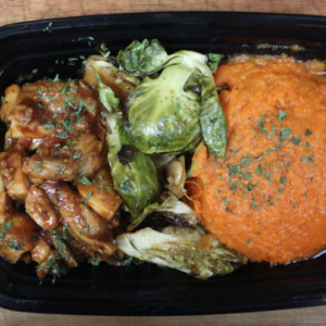 BBQ Chicken with Cauliflower Rice