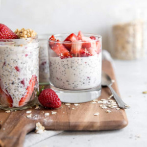 Strawberry Coconut Overnight Oats